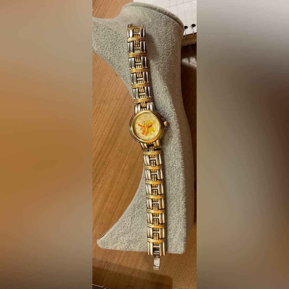 Disney:vintage woman’s about/approximately 7’inches wrist watch Pooh and Tigger.